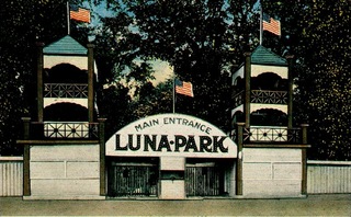 Lunaparkpostcard_medium